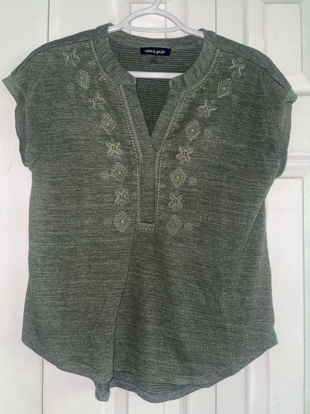 Cable & Gauge Green Embroidered Short Sleeve V-Neck Blouse